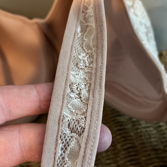 Avenue Body Bra - 52C Nude Underwire, Lace, Padded - Picture 6 of 10